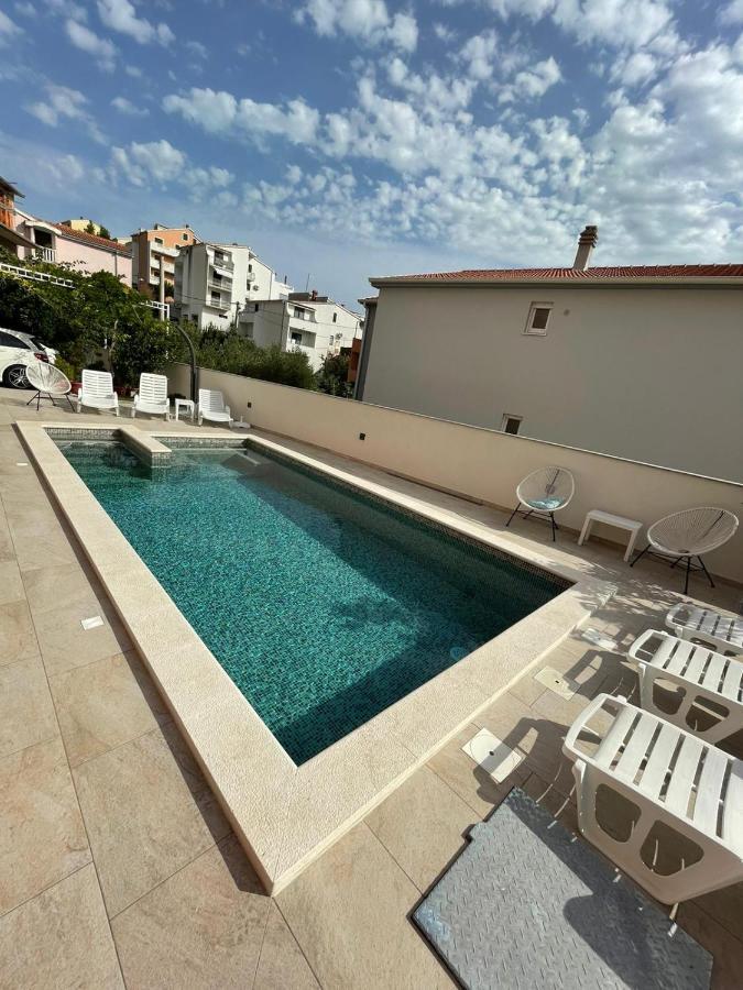 Villa J&J Apartments Residence With Swimming Pool Podstrana Exterior foto